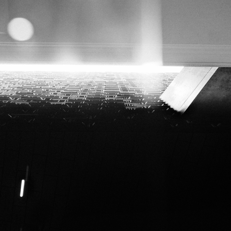 TaiKwun-0771 (2022). 80 x 80 cm. Limited edition of 1. © Roberto Davolio