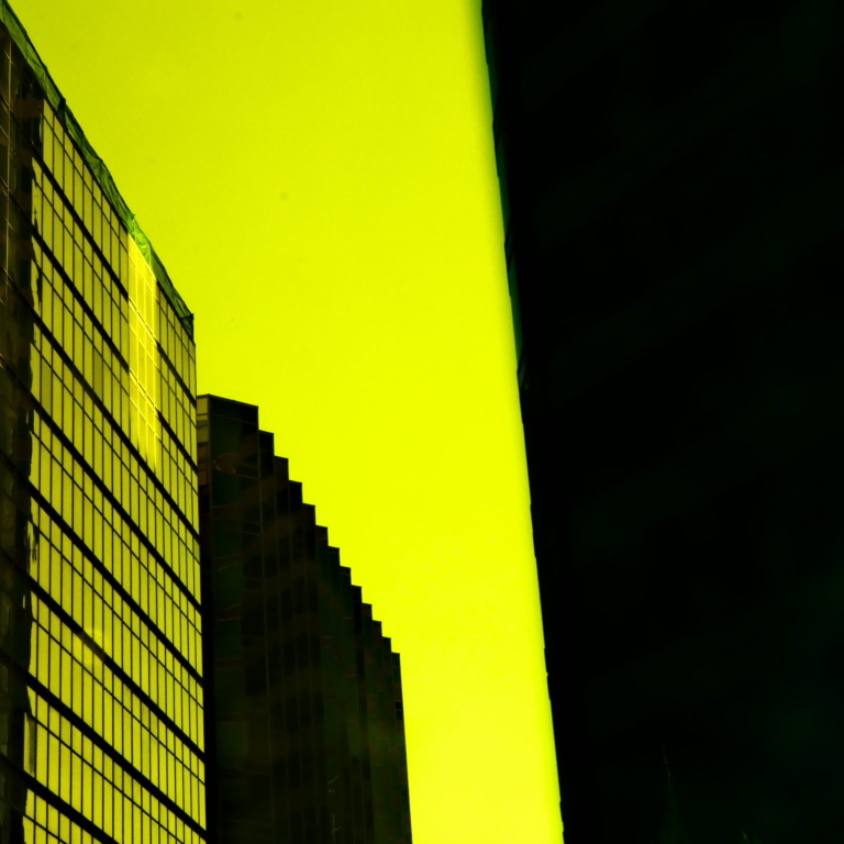 ChinaHongKongCity-1580 (2022). 80 x 80 cm. Limited edition of 1. © Roberto Davolio